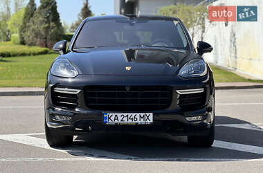 Внедорожник / Кроссовер Porsche Cayenne 2017 в 