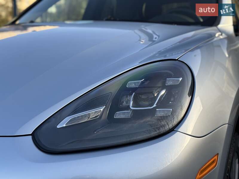 Внедорожник / Кроссовер Porsche Cayenne 2017 в Киеве