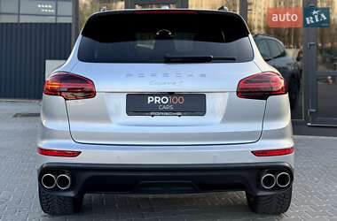 Внедорожник / Кроссовер Porsche Cayenne 2017 в 