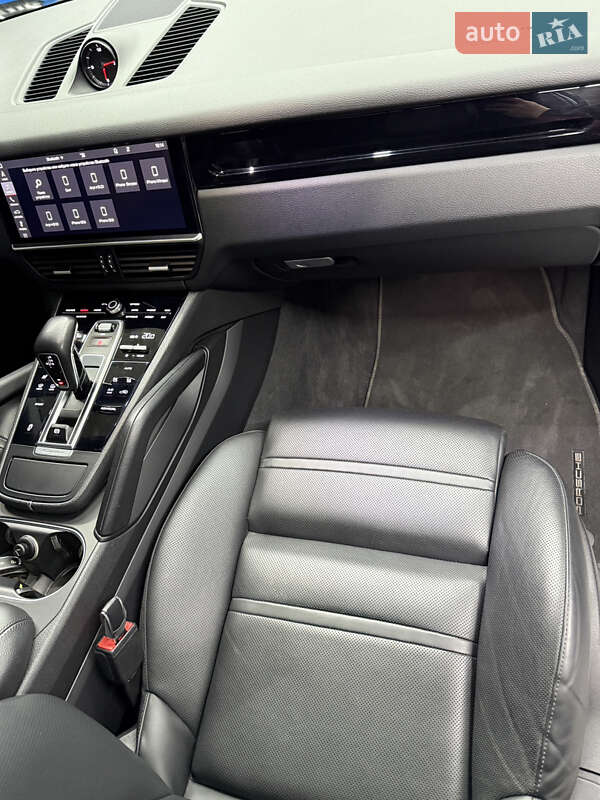 Позашляховик / Кросовер Porsche Cayenne 2019 в Одесі