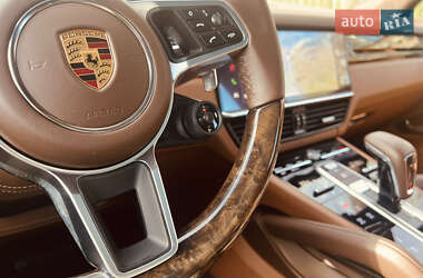 Позашляховик / Кросовер Porsche Cayenne 2022 в 