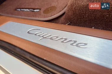 Позашляховик / Кросовер Porsche Cayenne 2022 в 