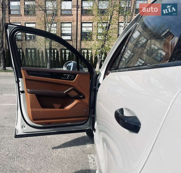 Позашляховик / Кросовер Porsche Cayenne 2022 в Києві