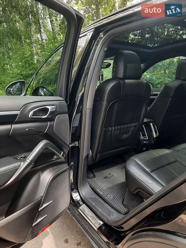 Внедорожник / Кроссовер Porsche Cayenne 2012 в Бердичеве фото 24 Внедорожник / Кроссовер Porsche Cayenne 2012 в Бердичеве