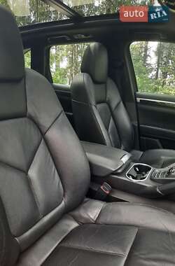 Внедорожник / Кроссовер Porsche Cayenne 2012 в 