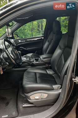 Внедорожник / Кроссовер Porsche Cayenne 2012 в 