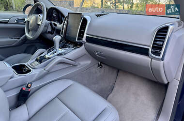 Внедорожник / Кроссовер Porsche Cayenne 2011 в 