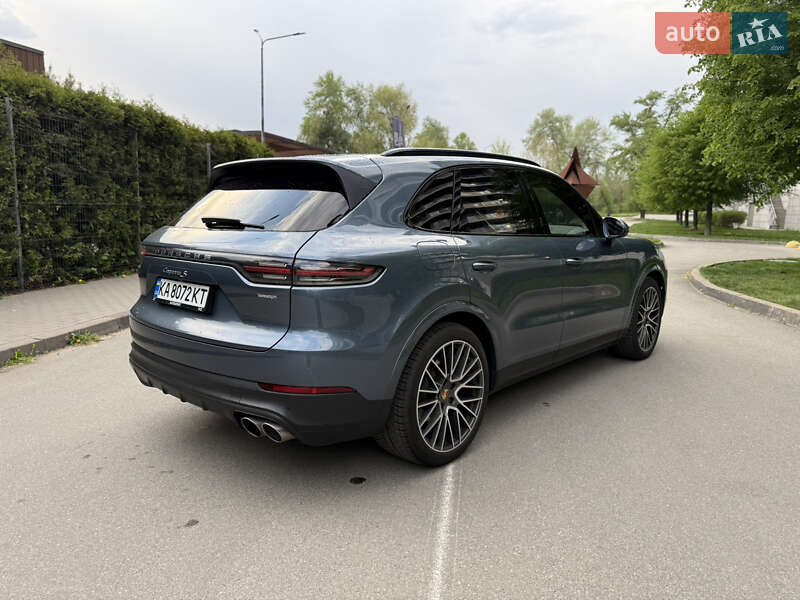 Внедорожник / Кроссовер Porsche Cayenne 2017 в Киеве