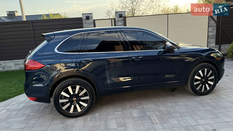 Внедорожник / Кроссовер Porsche Cayenne 2013 в Кропивницком