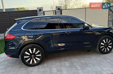Внедорожник / Кроссовер Porsche Cayenne 2013 в 