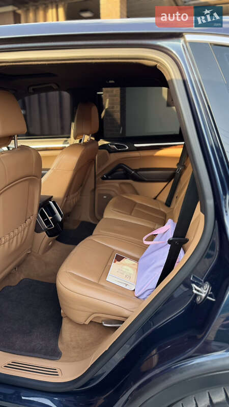 Внедорожник / Кроссовер Porsche Cayenne 2013 в Кропивницком
