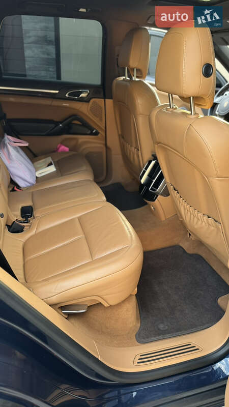 Внедорожник / Кроссовер Porsche Cayenne 2013 в Кропивницком