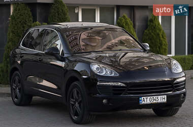 Позашляховик / Кросовер Porsche Cayenne 2012 в 