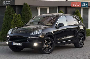 Позашляховик / Кросовер Porsche Cayenne 2012 в 