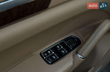Позашляховик / Кросовер Porsche Cayenne 2012 в 