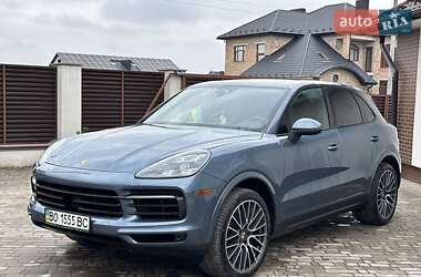 Внедорожник / Кроссовер Porsche Cayenne 2018 в 