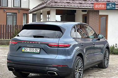 Внедорожник / Кроссовер Porsche Cayenne 2018 в 