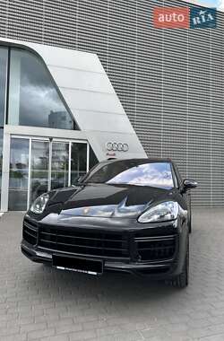 Позашляховик / Кросовер Porsche Cayenne 2018 в 