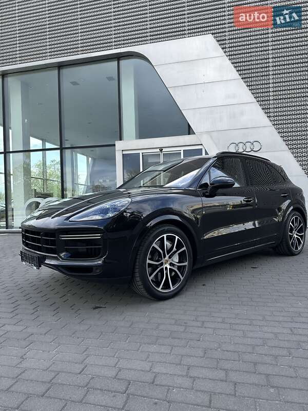 Внедорожник / Кроссовер Porsche Cayenne 2018 в Киеве
