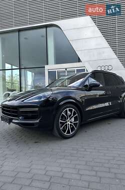Позашляховик / Кросовер Porsche Cayenne 2018 в 