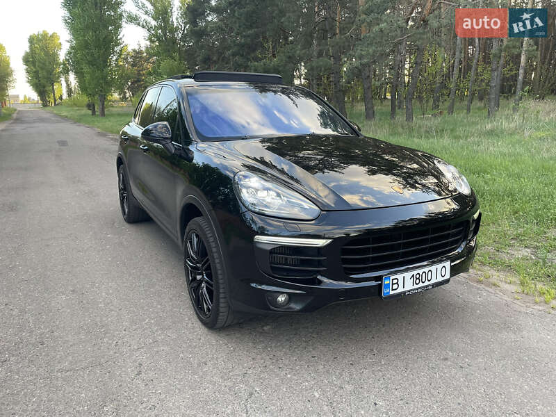 Внедорожник / Кроссовер Porsche Cayenne 2015 в Кременчуге