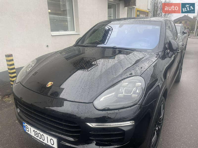 Внедорожник / Кроссовер Porsche Cayenne 2015 в Кременчуге