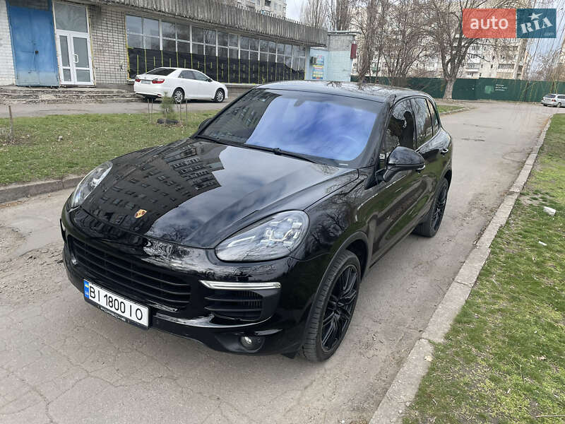 Внедорожник / Кроссовер Porsche Cayenne 2015 в Кременчуге
