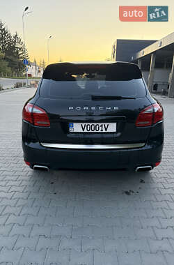 Позашляховик / Кросовер Porsche Cayenne 2010 в 