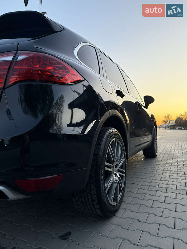 Внедорожник / Кроссовер Porsche Cayenne 2010 в Каменец-Подольском