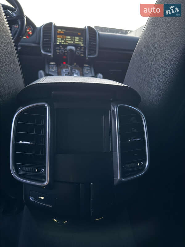 Внедорожник / Кроссовер Porsche Cayenne 2010 в Каменец-Подольском