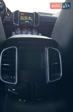 Позашляховик / Кросовер Porsche Cayenne 2010 в 