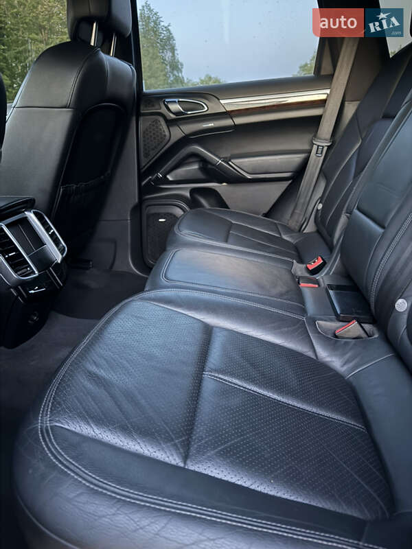 Внедорожник / Кроссовер Porsche Cayenne 2010 в Каменец-Подольском