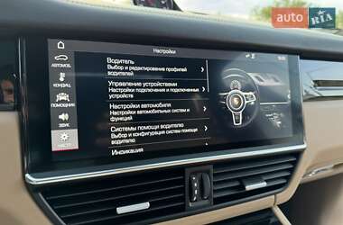 Внедорожник / Кроссовер Porsche Cayenne 2017 в 