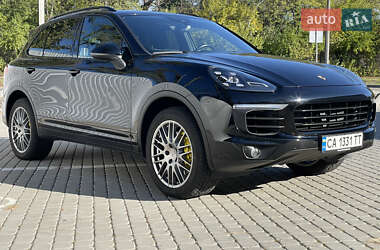 Внедорожник / Кроссовер Porsche Cayenne 2017 в 
