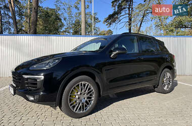 Внедорожник / Кроссовер Porsche Cayenne 2017 в 