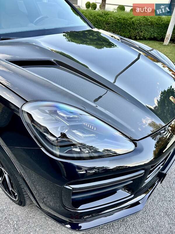 Позашляховик / Кросовер Porsche Cayenne 2018 в Києві