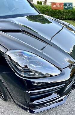Позашляховик / Кросовер Porsche Cayenne 2018 в 