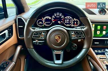 Позашляховик / Кросовер Porsche Cayenne 2018 в 