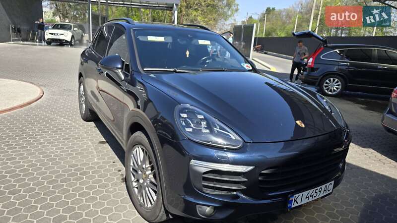 Позашляховик / Кросовер Porsche Cayenne 2015 в Києві