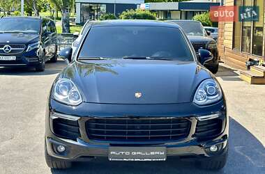 Позашляховик / Кросовер Porsche Cayenne 2015 в 