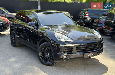 Внедорожник / Кроссовер Porsche Cayenne 2016 в 