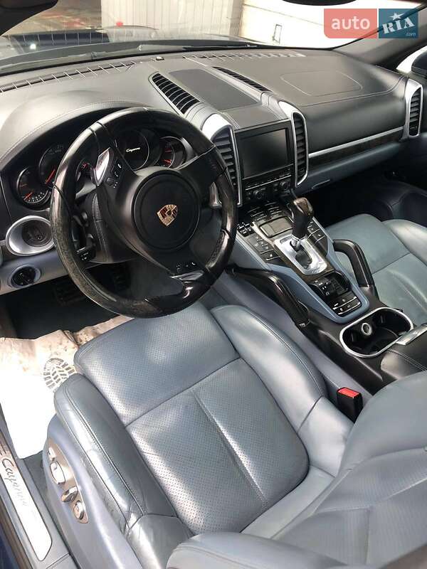 Внедорожник / Кроссовер Porsche Cayenne 2012 в Киеве