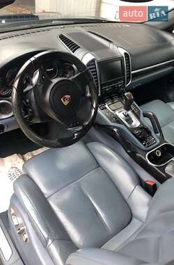 Внедорожник / Кроссовер Porsche Cayenne 2012 в 
