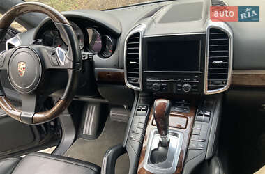 Позашляховик / Кросовер Porsche Cayenne 2010 в 