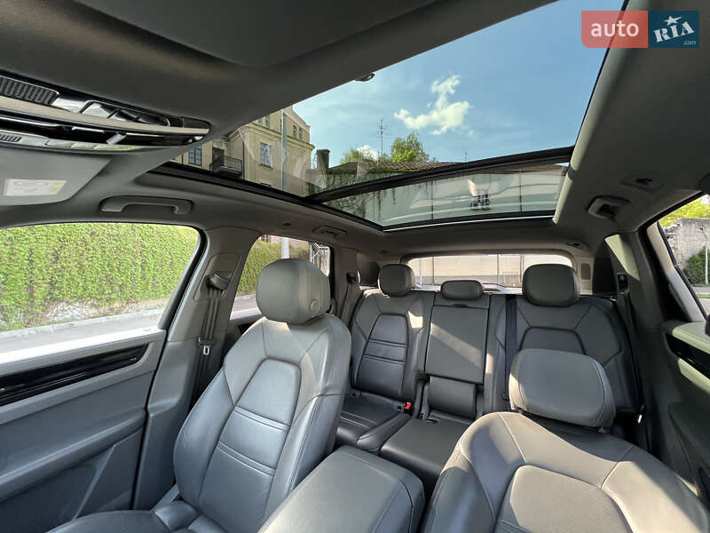 Внедорожник / Кроссовер Porsche Cayenne 2017 в Киеве
