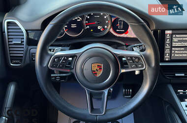 Внедорожник / Кроссовер Porsche Cayenne 2018 в 