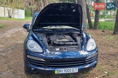 Внедорожник / Кроссовер Porsche Cayenne 2011 в 