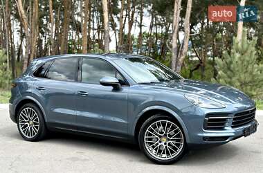 Внедорожник / Кроссовер Porsche Cayenne 2018 в 