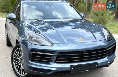 Внедорожник / Кроссовер Porsche Cayenne 2018 в 