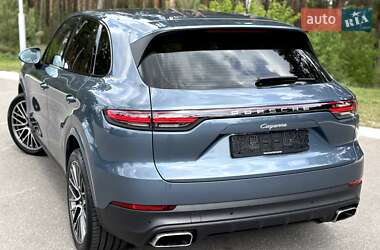 Внедорожник / Кроссовер Porsche Cayenne 2018 в 